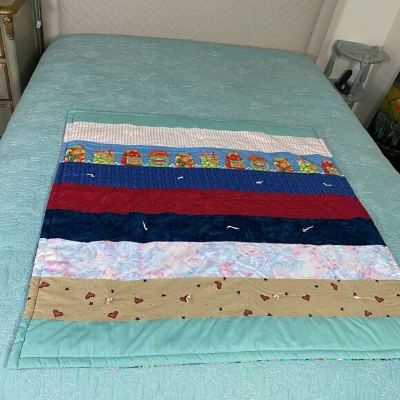 Handmade Quilt small lap quilt  reversable Granny style - Picture 3 of 7